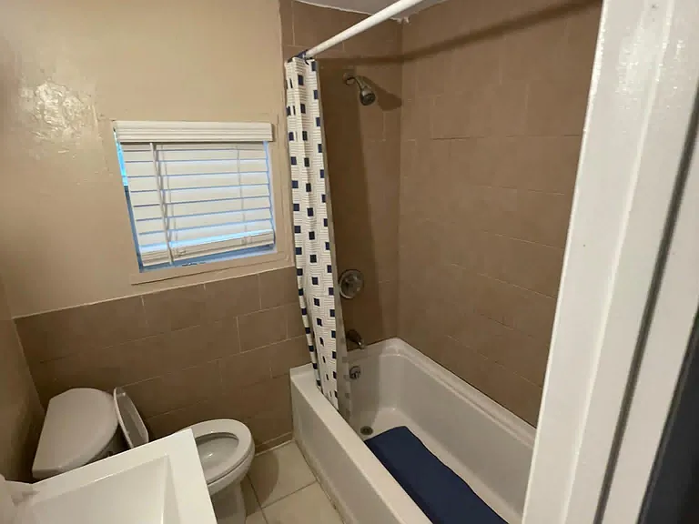 2245 Everett St — Photo 10