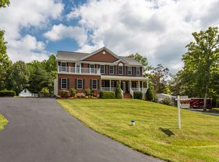 85 Royal Hills Dr, Fredericksburg, VA 22406