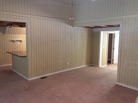 4th image of 392 Deer Alley Dr