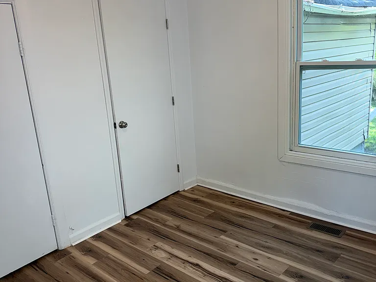 1406 Beaumont Ave — Photo 4