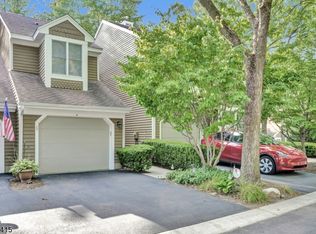 4 Calgery Ln, Bedminster, NJ 07921