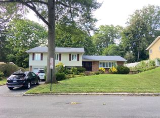 12 Russell Woods Road, Great Neck, NY 11021