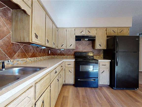 5th image of 2110 Hunt Dr #A-d