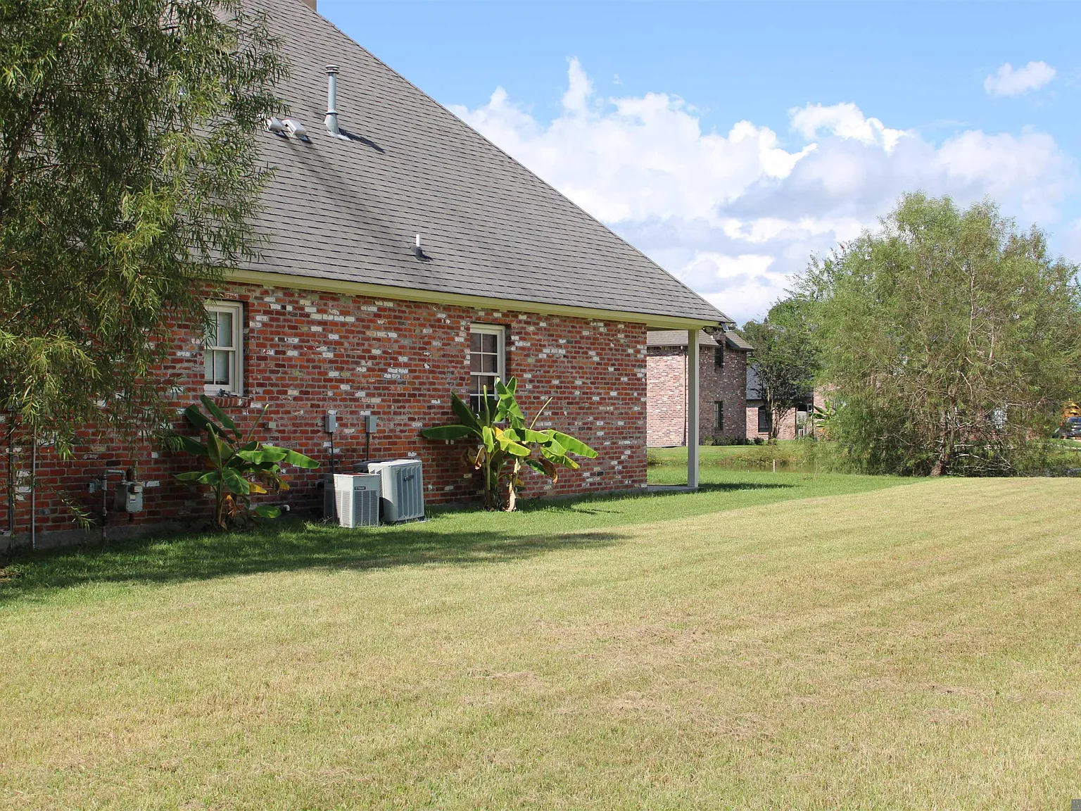 3 bed, 2712 sqft, $2,600 — Photo 3