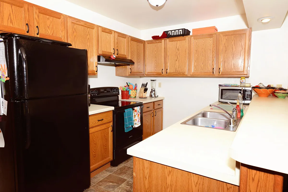 Kitchen - 2919 Shady Grove Rd #2919
