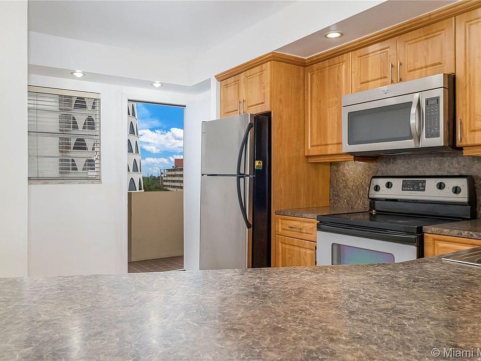 1st image of 1750 NE 191st St #7082