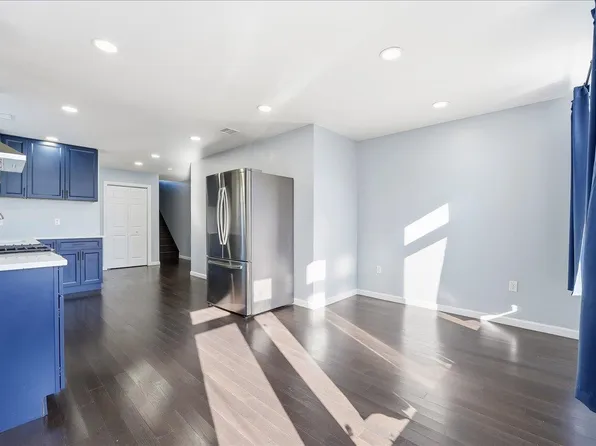 225 Freeman Avenue image 3 of 24