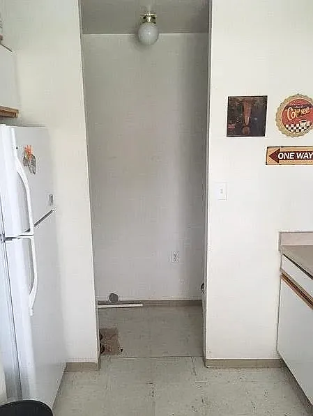 2722 Winnipeg Street — Photo 3