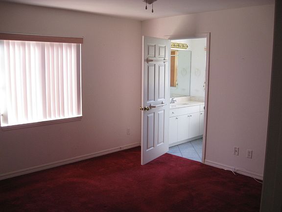 3rd image of 10100 Carolina St