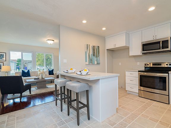 3rd image of 10277 Baroness Ave