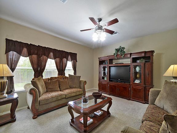5th image of 1301 Samson Dr