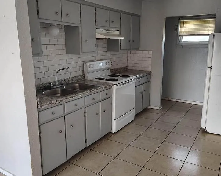 2637 Rosalee Ave #4 — Photo 6