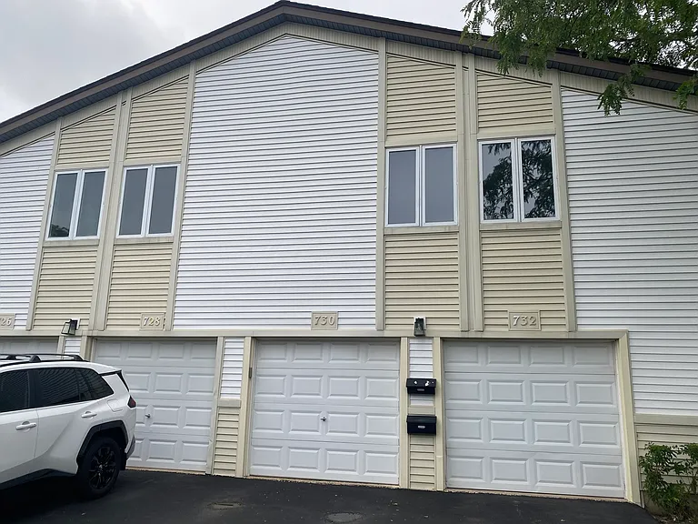 732 Inverrary Ln #732 — Photo 2