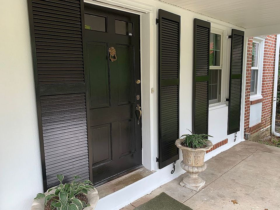2nd image of 831 Bowman Ave