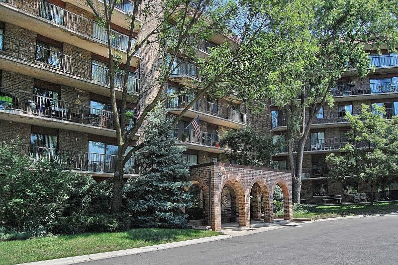 1st image of 35 S Baybrook Dr Unit 414