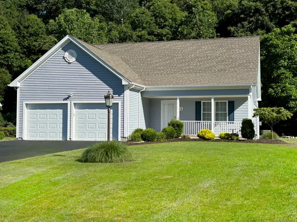 15 Riverbend Drive #15, Oxford, CT 06478