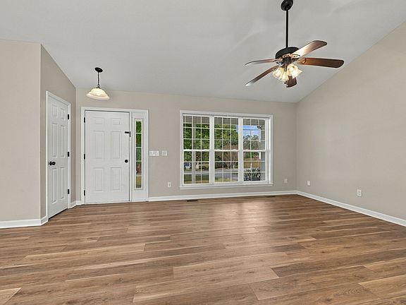 5th image of 103 W Dell Rd