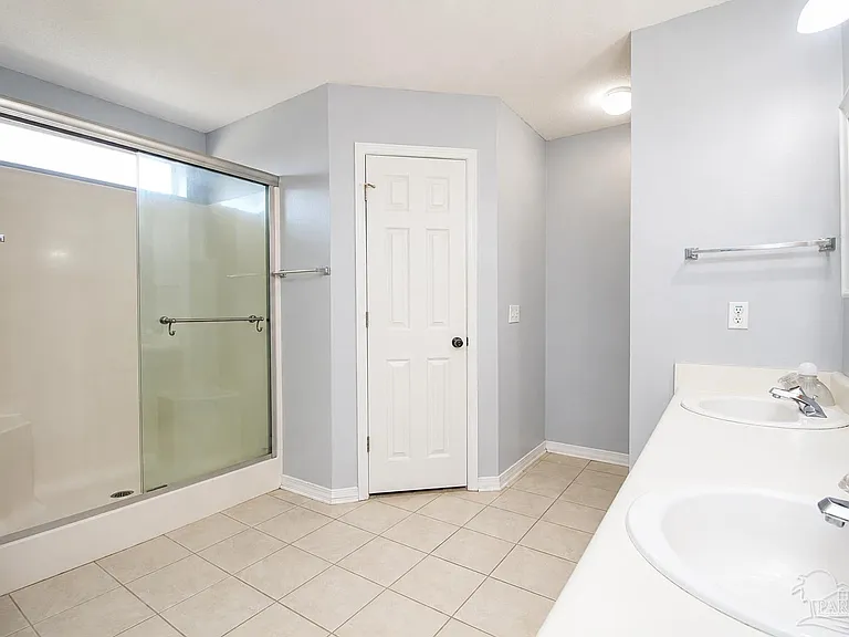10609 Creek Ridge Dr — Photo 11