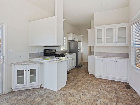 4th image of 200 E Ivanhoe St Lot 77