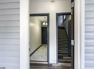 875 S 20th St #3, Newark, NJ 07108