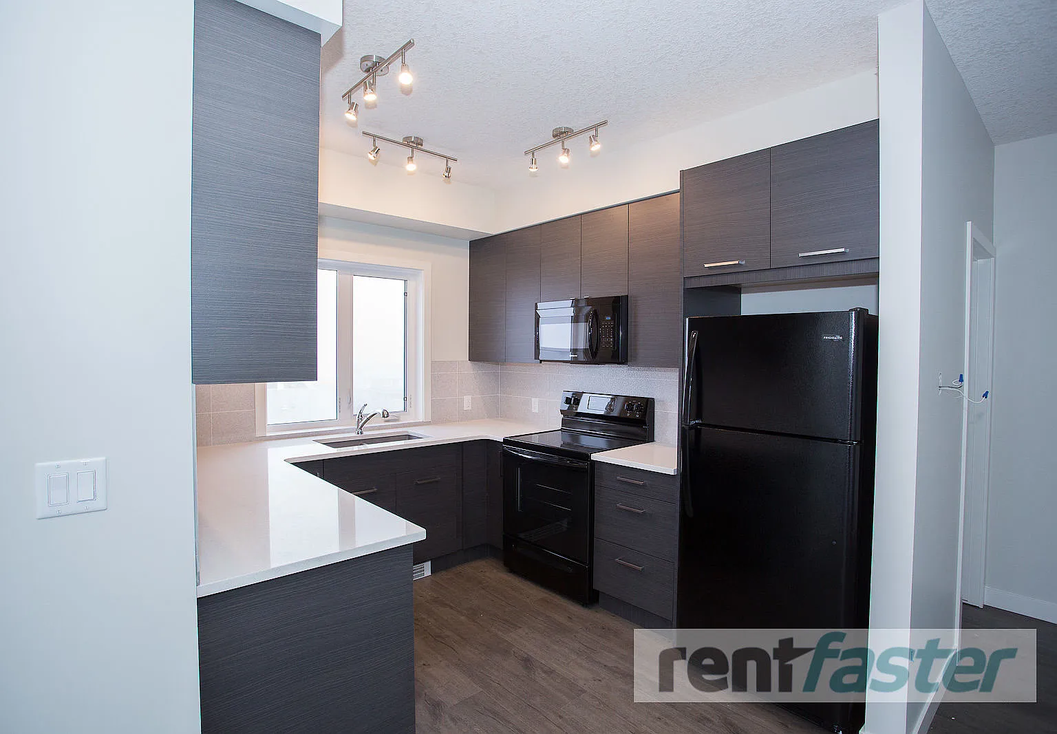 Victoria Crossing Griesbach — Photo 1