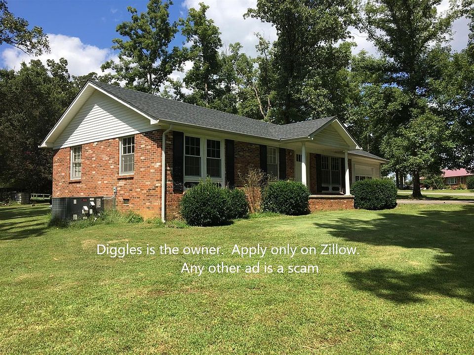 2nd image of 703 Oakland Dr