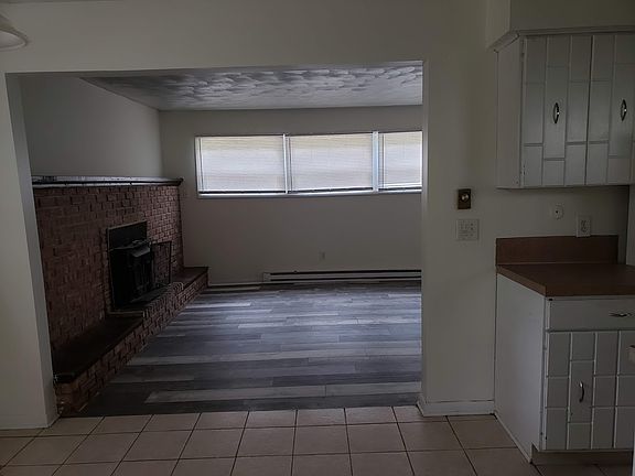 3rd image of 209 S Fairview Ave