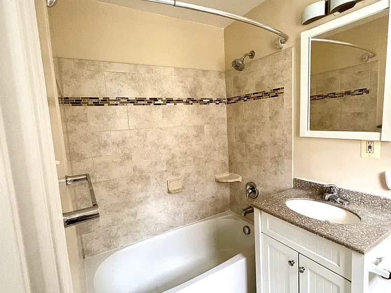 1742 N Rhodes St #300 — Photo 13