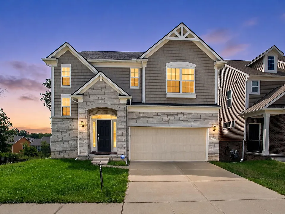 2825 Dillon Dr