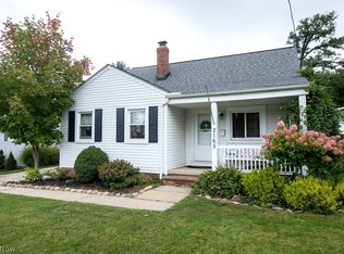 2165 Green Ridge Dr, Wickliffe, OH 44092