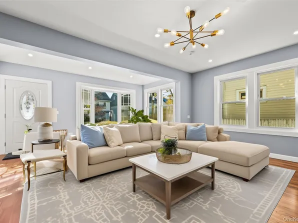 19423 114th Rd, Saint Albans, NY 11412