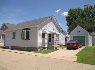 1403 Prospect St, Peru, IL 61354