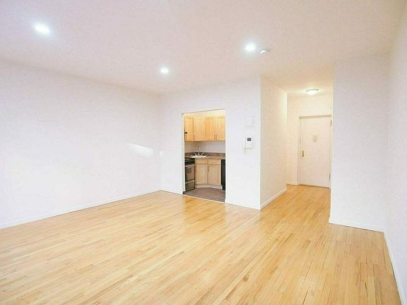 3rd image of 228 E 85th St APT 3E