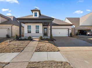 828 Quitman Ct W, Nesbit, MS 38651