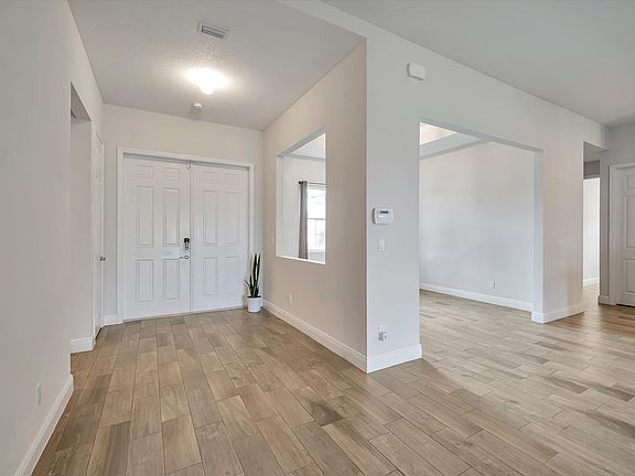 4th image of 3733 SW Wycoff Street