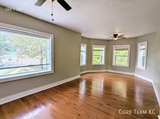 4328 Roanoke Pkwy #303, Kansas City, MO 64111