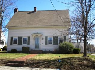 24 Dean St, Mansfield, MA 02048
