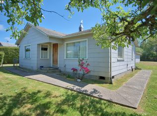 90804 Travis Ln, Coos Bay, OR 97420