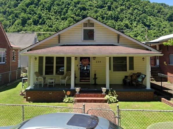 152 Michigan Ave, Smithers, WV 25186