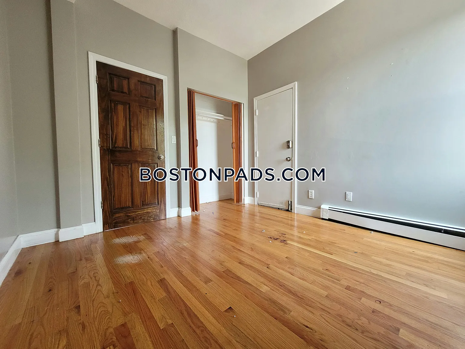 3 bed, 786 sqft, $2,595 — Photo 3