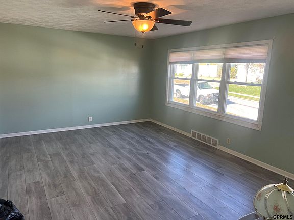 3rd image of 801 W 32nd Ave