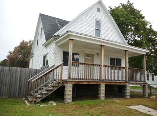 303 Woodside Ln, Bay City, MI 48708