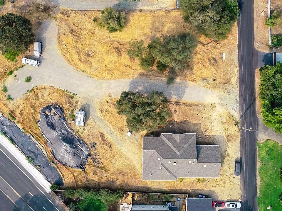 2nd image of 1 Campoy St