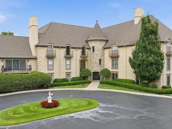 7223 Mission Rd APT 104, Prairie Village, KS 66208