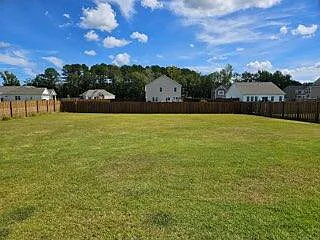3 bed, 2.0 bath, 1802 sqft, $2,000 — Photo 3