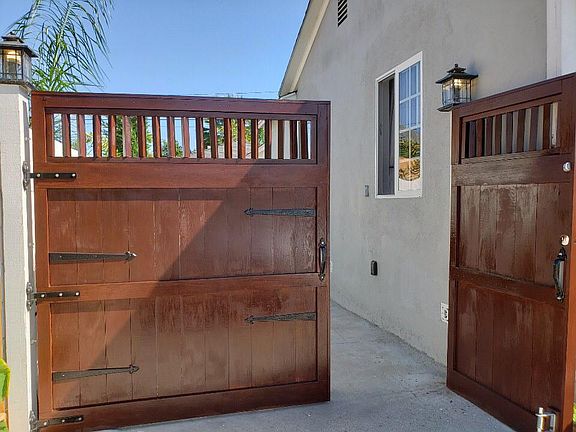 2nd image of 2030 Redondo Beach Blvd
