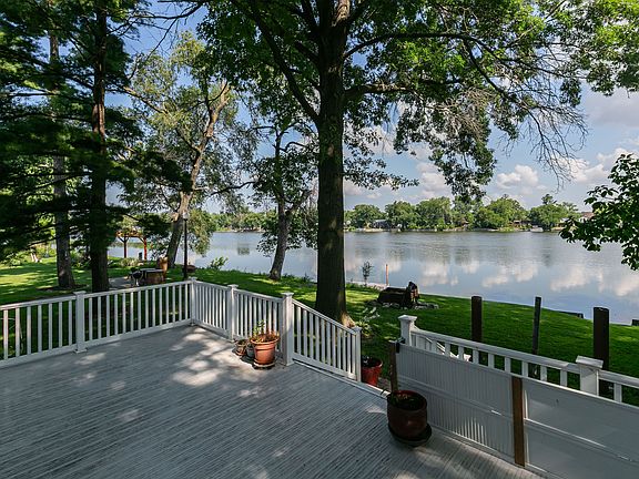 2nd image of 1703 S Shore Dr