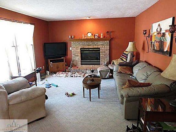 2nd image of 3828 Bush Gardens Ln