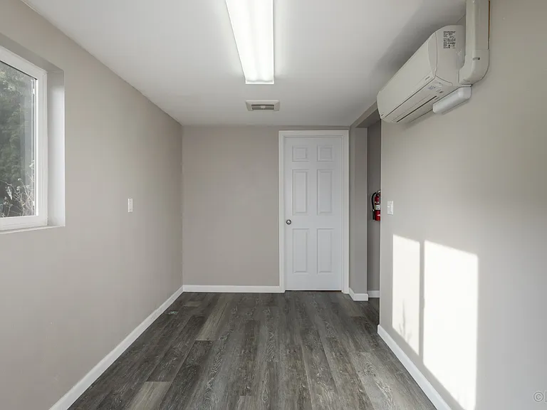 33450 SW Hall St — Photo 8