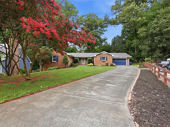 2nd image of 4404 Eagles Nest Dr